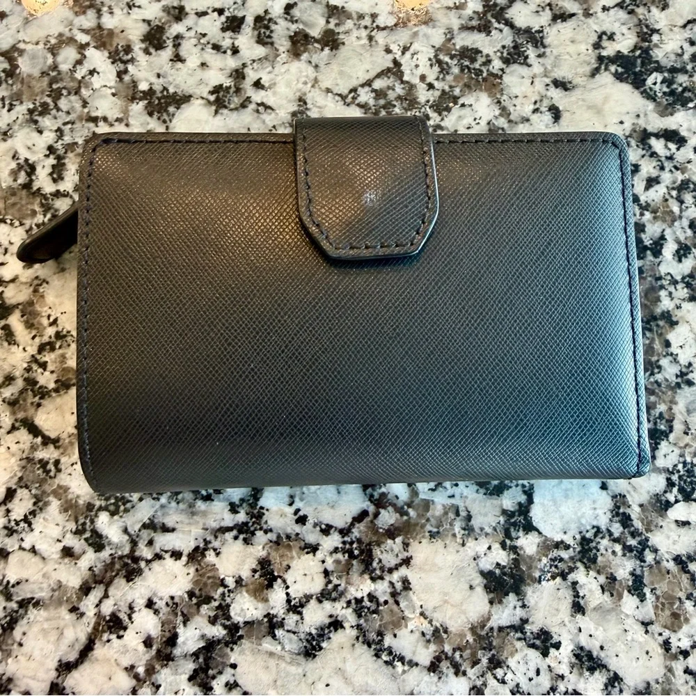 Coach Black Crossgrain Leather Medium Corner Zip Wallet